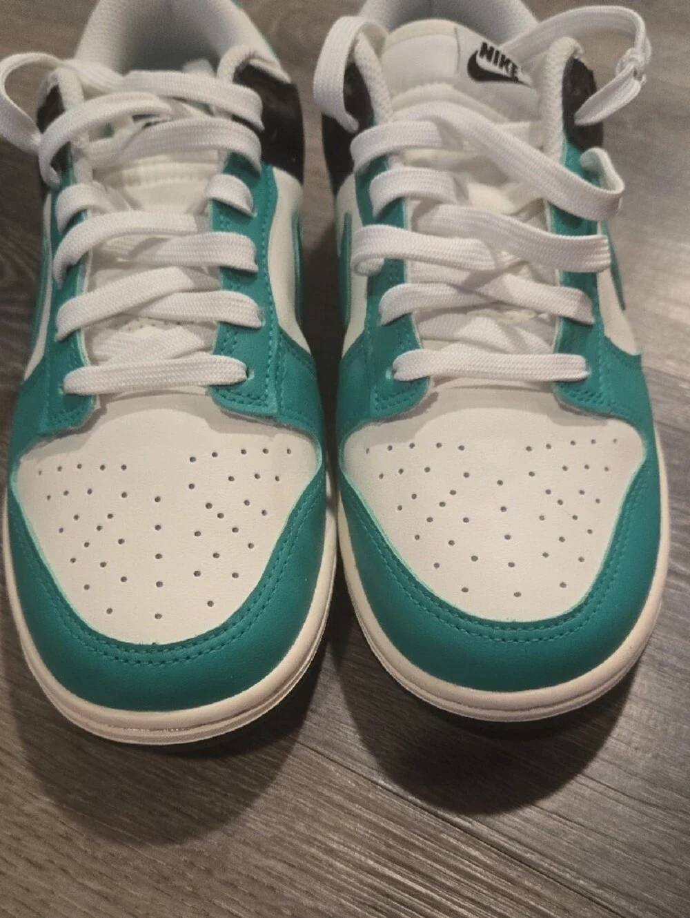 Nike Dunk NEW Low Sail/Stadium Green/Black Womens Size 9 - Picture 4 of 9